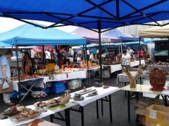 “兩塊石頭1500，不賣可不要后悔哦”